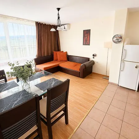 Apartman One-bedroom With Mountain Views *