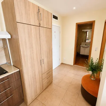 One-bedroom With Mountain Views Apartman Napospart